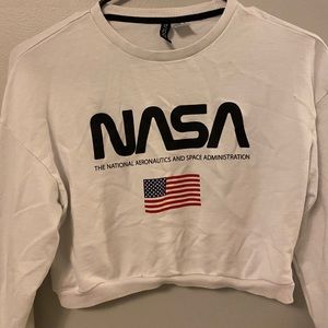 Cropped NASA sweatshirt
